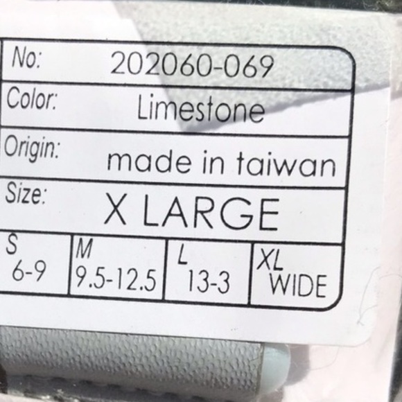 PLAEđź”´SET OF 4 Tabs new in packaging - Picture 8 of 8